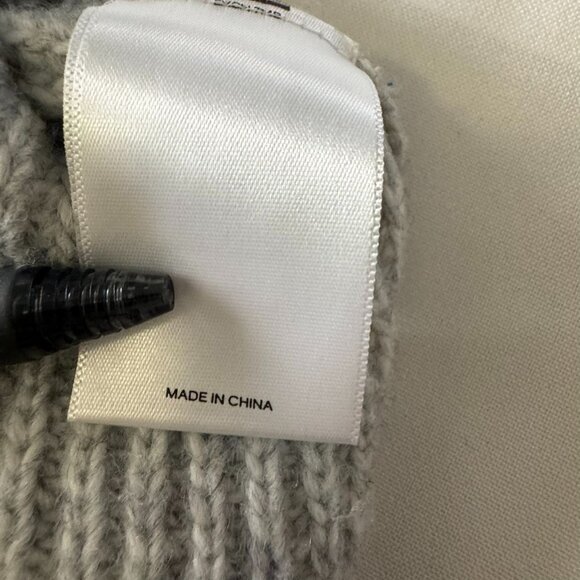 Express Light Gray Soft Sweater Size Large Loose Cozy. Heather - Picture 9 of 11